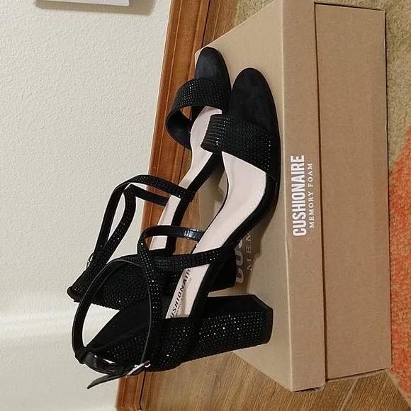 Cushionaire Dressy Heels - Picture 2 of 13